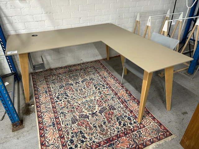 L bureau - afbeelding 1 van  5