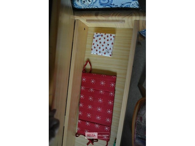 L-hoekige retro keukenbank met 2 stoelen - afbeelding 3 van  4