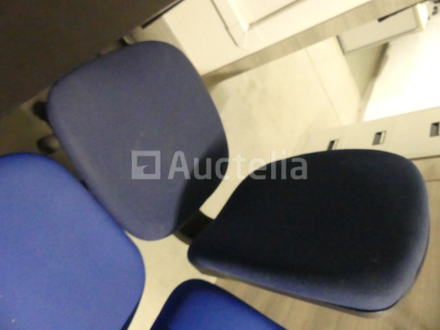 L-vormig bureau met 4 stoelen op wieltjes - afbeelding 2 van  11