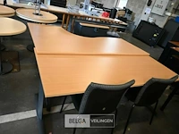 L-vormig bureel met 2 ladekasten - inclusief 2 stoelen - 1 vuilbak en 1 sorteerrek - afbeelding 1 van  3