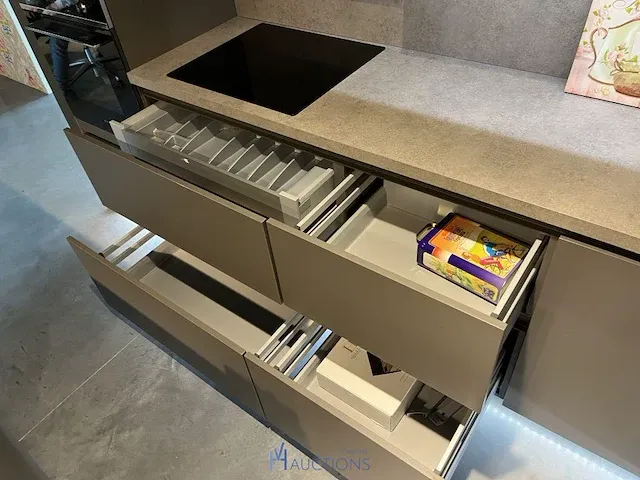 L-vormige keuken met eiland - afbeelding 10 van  27