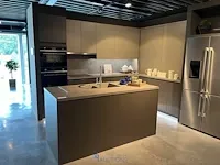 L-vormige keuken met eiland - afbeelding 1 van  27