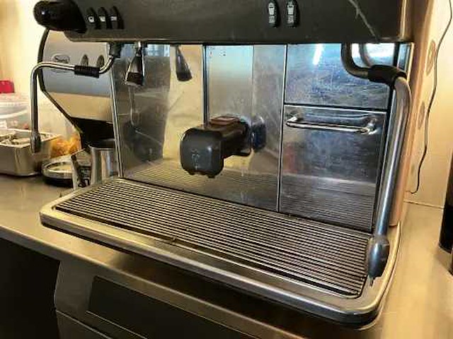 La cimbali m53 dolcevita koffiemachine - afbeelding 18 van  20