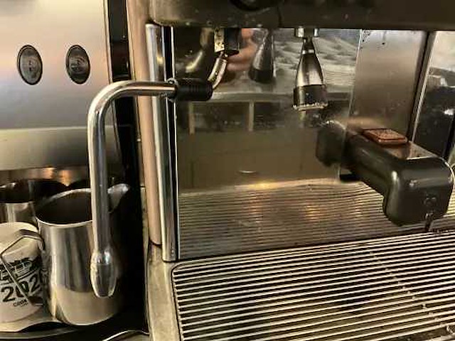 La cimbali m53 dolcevita koffiemachine - afbeelding 19 van  20