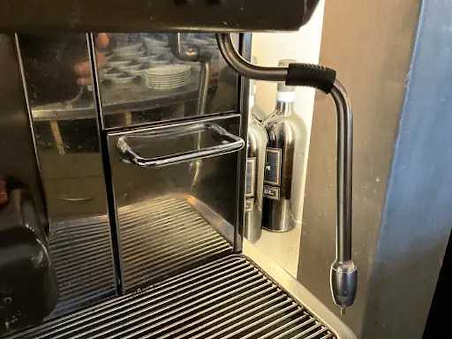 La cimbali m53 dolcevita koffiemachine - afbeelding 20 van  20