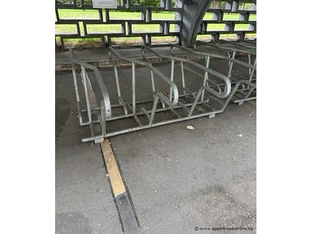 Laag fietsenrek - afbeelding 1 van  3