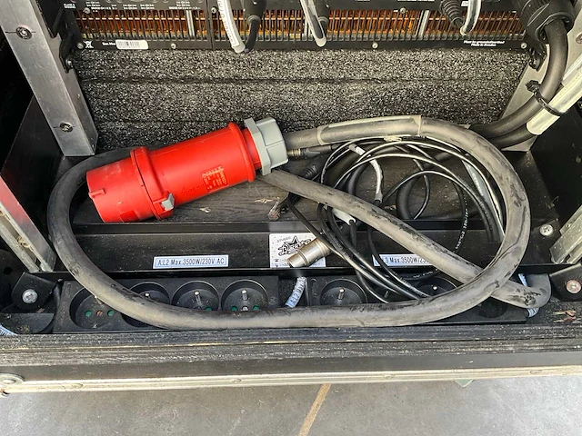 Lab gruppen / turbosound - tfa-600 - flex array system - afbeelding 16 van  37