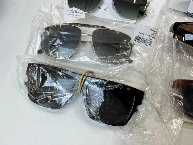 Lacoste zonnebril (10x) - afbeelding 3 van  9