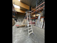 Ladder 5 trede met oprijplaat - afbeelding 1 van  4