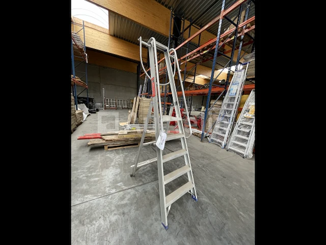 Ladder 5 trede met oprijplaat - afbeelding 4 van  4