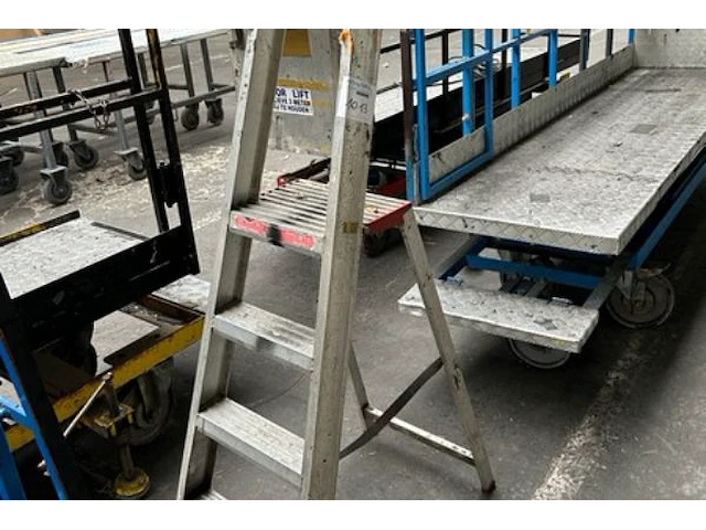 Ladder - afbeelding 2 van  3
