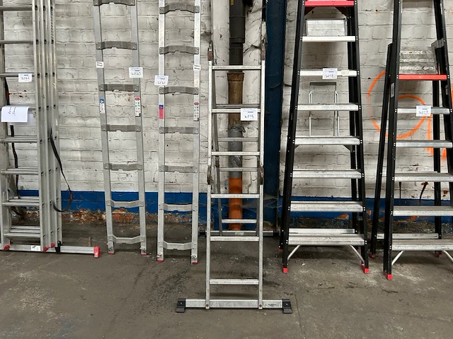 Ladder - afbeelding 1 van  3