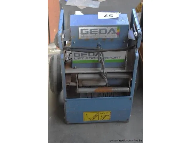 Ladderlift geda lift 250comfort plus stalen liftbak, laddersteunen afstandsbediening - afbeelding 2 van  6