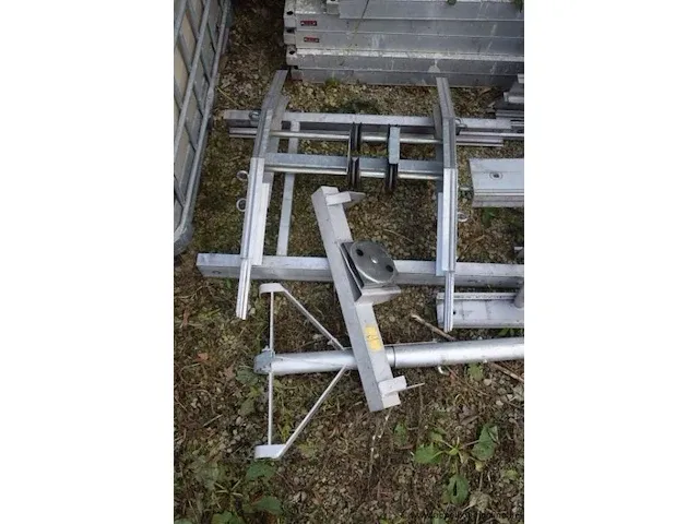 Ladderlift geda lift 250comfort plus stalen liftbak, laddersteunen afstandsbediening - afbeelding 5 van  6