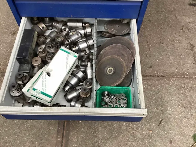 Ladekast met 7 laden incl alle gereedschappen en tool houders ( 1 schuif ontbreekt) - afbeelding 11 van  11