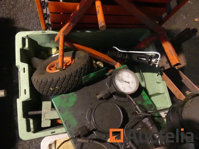 Ladekast voor garage met accessoires - afbeelding 3 van  7