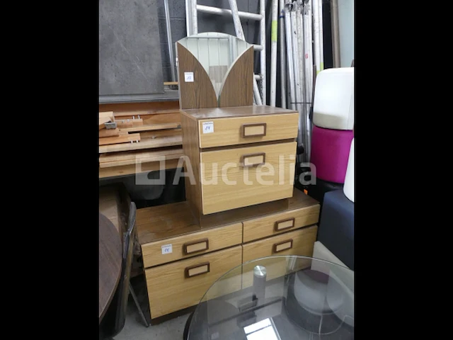Ladekasten en fauteuils - afbeelding 5 van  8