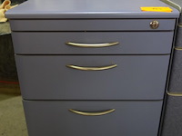 Ladenkast op wielen - afbeelding 1 van  1