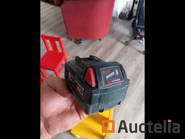 Lader + 3 accu's 9 ah - afbeelding 5 van  5
