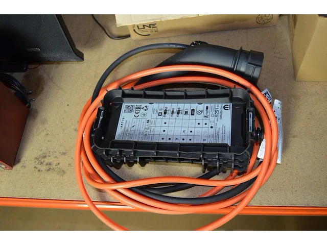 Lader elektrische wagen aptiv - afbeelding 1 van  5