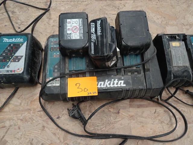 Laders makita - afbeelding 3 van  4
