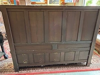 Lage buffetkast met houtsnijwerk / deel 1 van 2 idem kasten - afbeelding 6 van  14