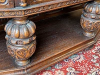 Lage buffetkast met houtsnijwerk / deel 1 van 2 idem kasten - afbeelding 8 van  14