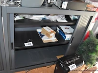 Lage dossierkast vv jaloeziedeuren (staande op 1e verdieping) - afbeelding 1 van  1