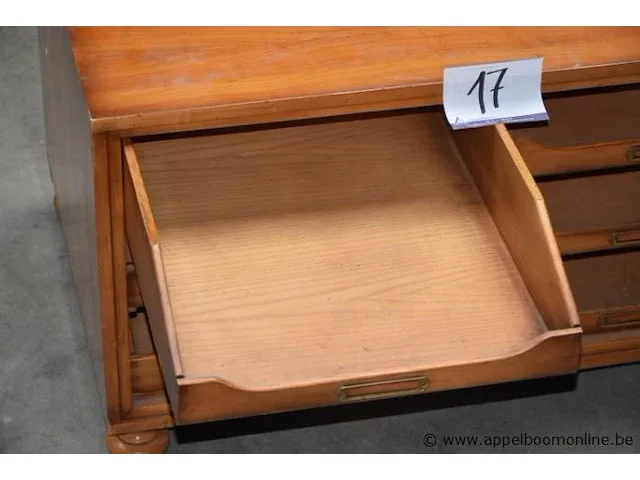 Lage houten opbergmeubel vv 6 houten aflegbakjes, beschadigd - afbeelding 2 van  2