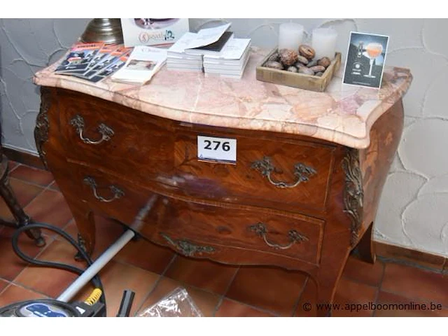 Lage kast vv marmeren tablet (staande op 1e verdieping) - afbeelding 1 van  1