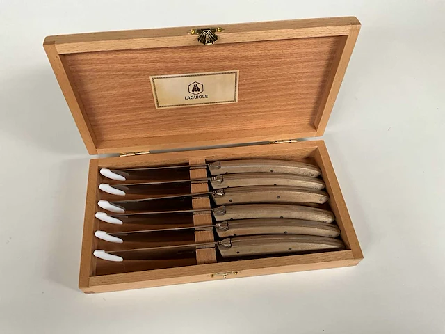 Laguiole besteksets en steakmessen - afbeelding 6 van  8