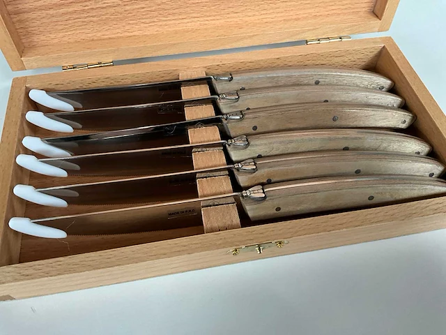 Laguiole besteksets en steakmessen - afbeelding 7 van  8