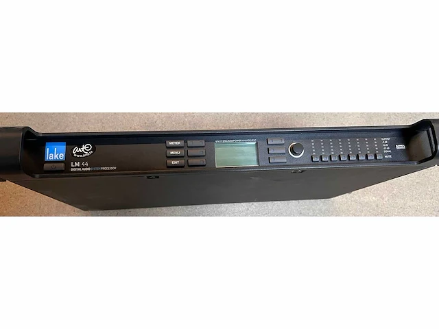 Lake - lm44 - processor - diverse audioapparatuur (2x) - afbeelding 1 van  2