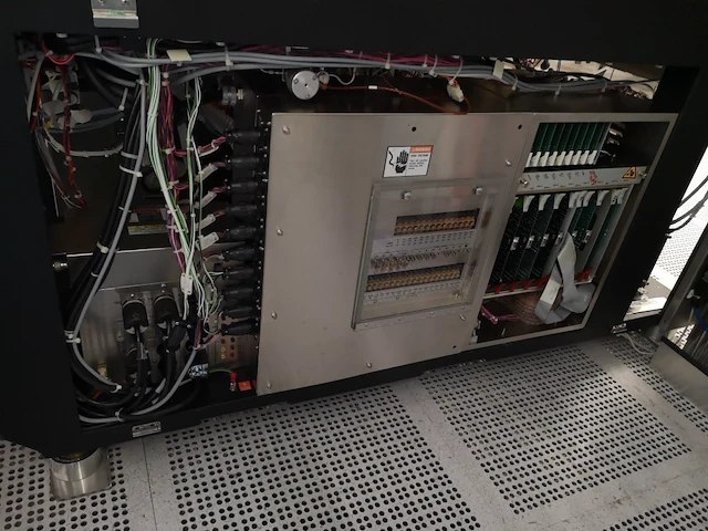 Lam rainbow tcp 9600se ii standalone with dsq - 150mm plasma etch - afbeelding 2 van  16