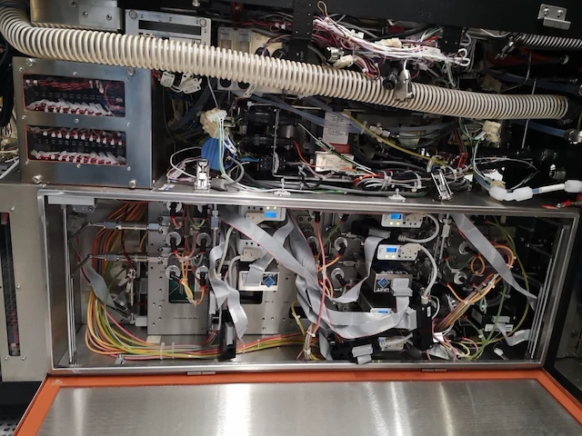 Lam rainbow tcp 9600se ii standalone with dsq - 150mm plasma etch - afbeelding 3 van  16