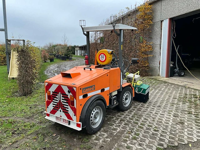 Lama-d onkruidverdelmachine met systeem van isoweed - afbeelding 5 van  52