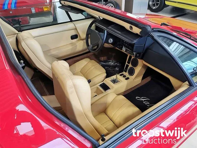 Lamborghini jalpa p350 v-8 - afbeelding 8 van  33