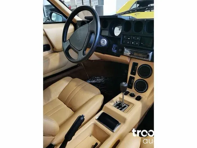 Lamborghini jalpa p350 v-8 - afbeelding 11 van  33