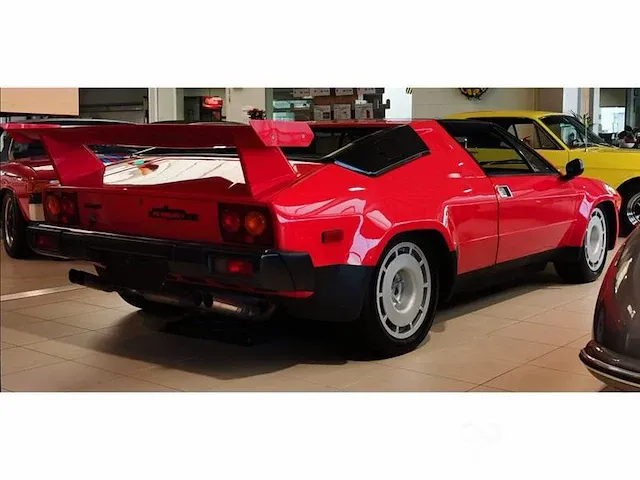 Lamborghini jalpa p350 v-8 - afbeelding 29 van  33