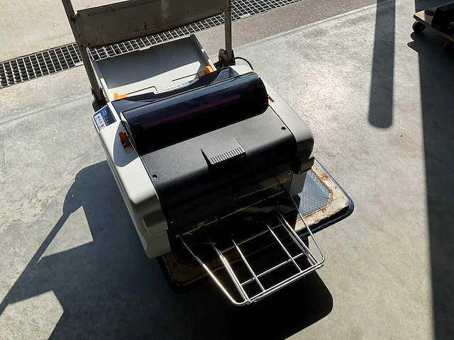 Lami corporation revo kantoor automatische lamineermachine - afbeelding 1 van  7