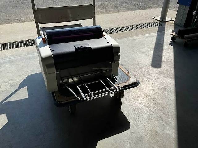 Lami corporation revo kantoor automatische lamineermachine - afbeelding 2 van  7