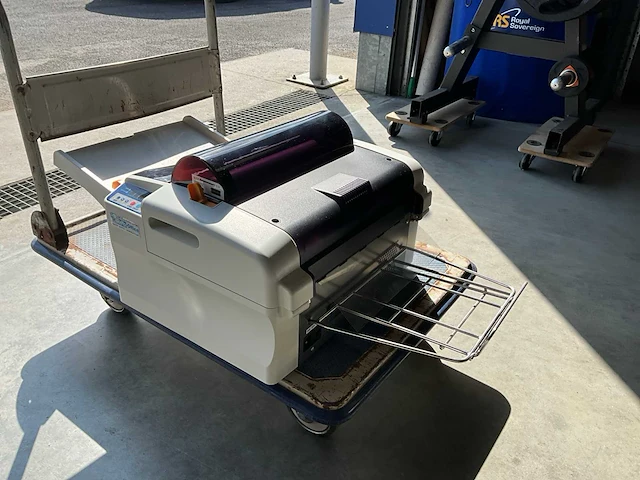 Lami corporation revo kantoor automatische lamineermachine - afbeelding 3 van  7