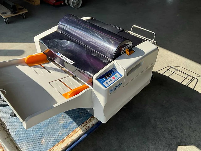 Lami corporation revo kantoor automatische lamineermachine - afbeelding 4 van  7