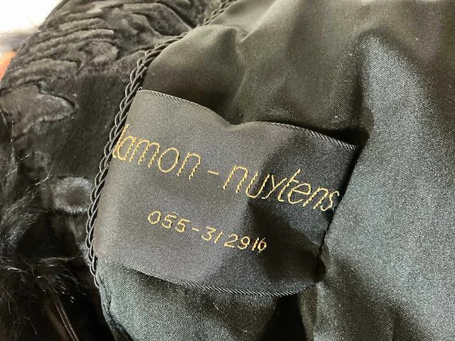 Lamon-nuytens bontjas - afbeelding 2 van  10