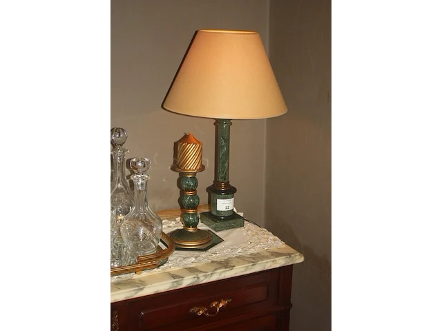Lamp met kap in carrara marmer, glazen kandelaar - afbeelding 1 van  3