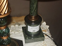 Lamp met kap in carrara marmer, glazen kandelaar - afbeelding 2 van  3