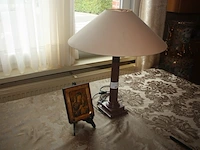 Lamp met kap in carrara marmer, religieus sierstuk - afbeelding 1 van  5