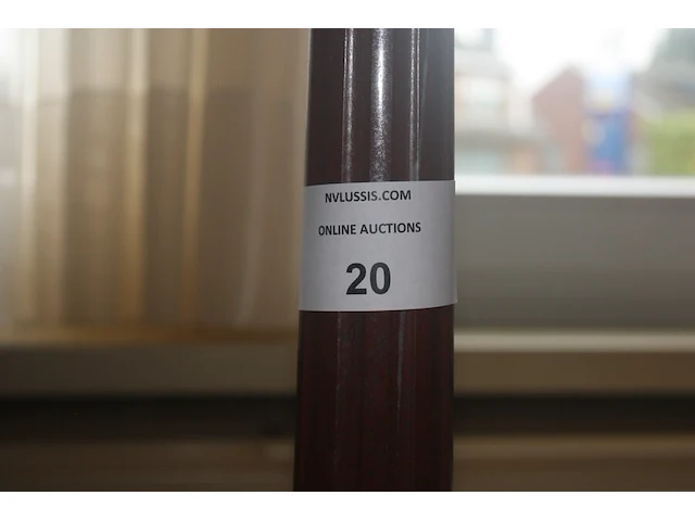 Lamp met kap in carrara marmer, religieus sierstuk - afbeelding 2 van  5
