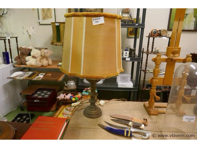 Lampadère in zwaar metaal - afbeelding 1 van  1