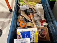 Lampen, kabels, spots, gereedschap, verf - afbeelding 2 van  6